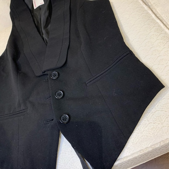 Woman’s dressy vest - Picture 3 of 4